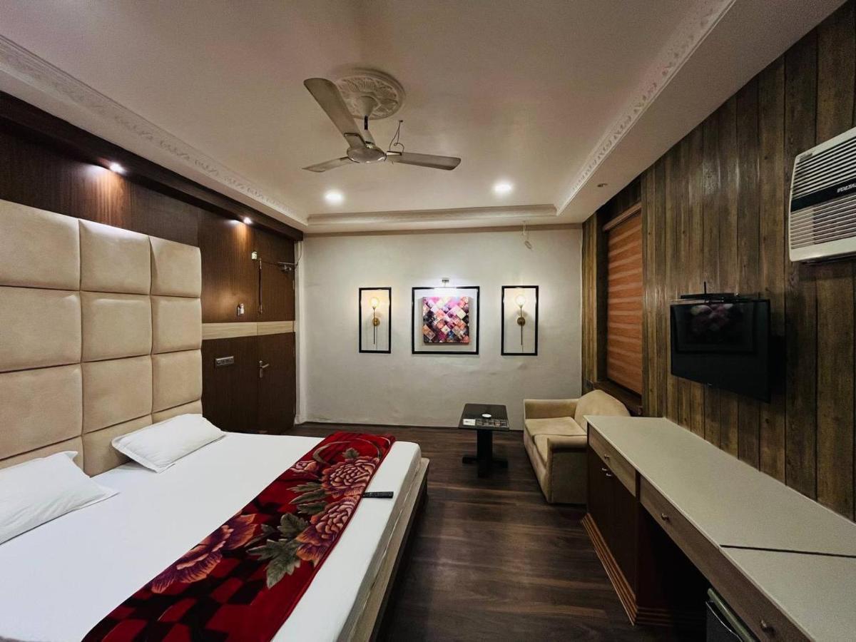 Hotel Majestic Kolkata Exterior photo