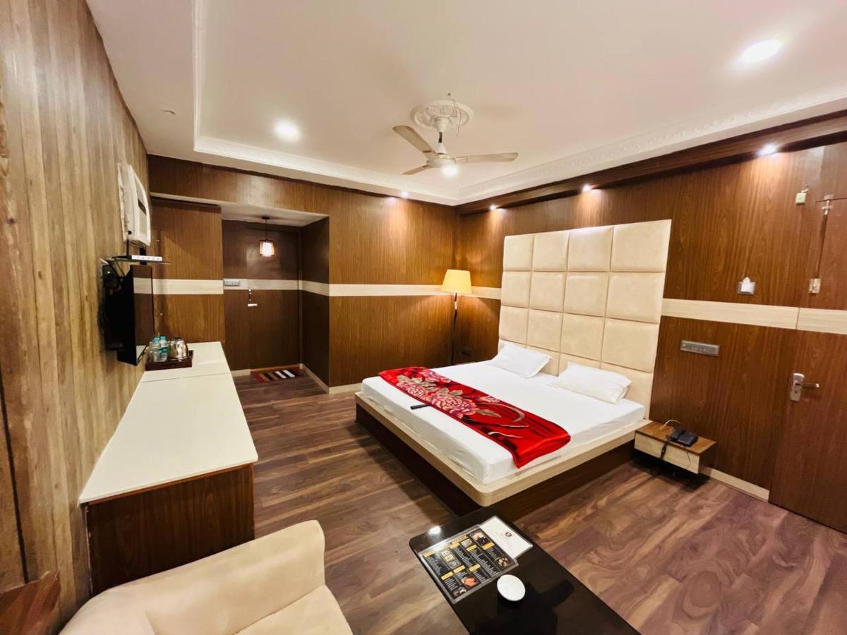Hotel Majestic Kolkata Exterior photo