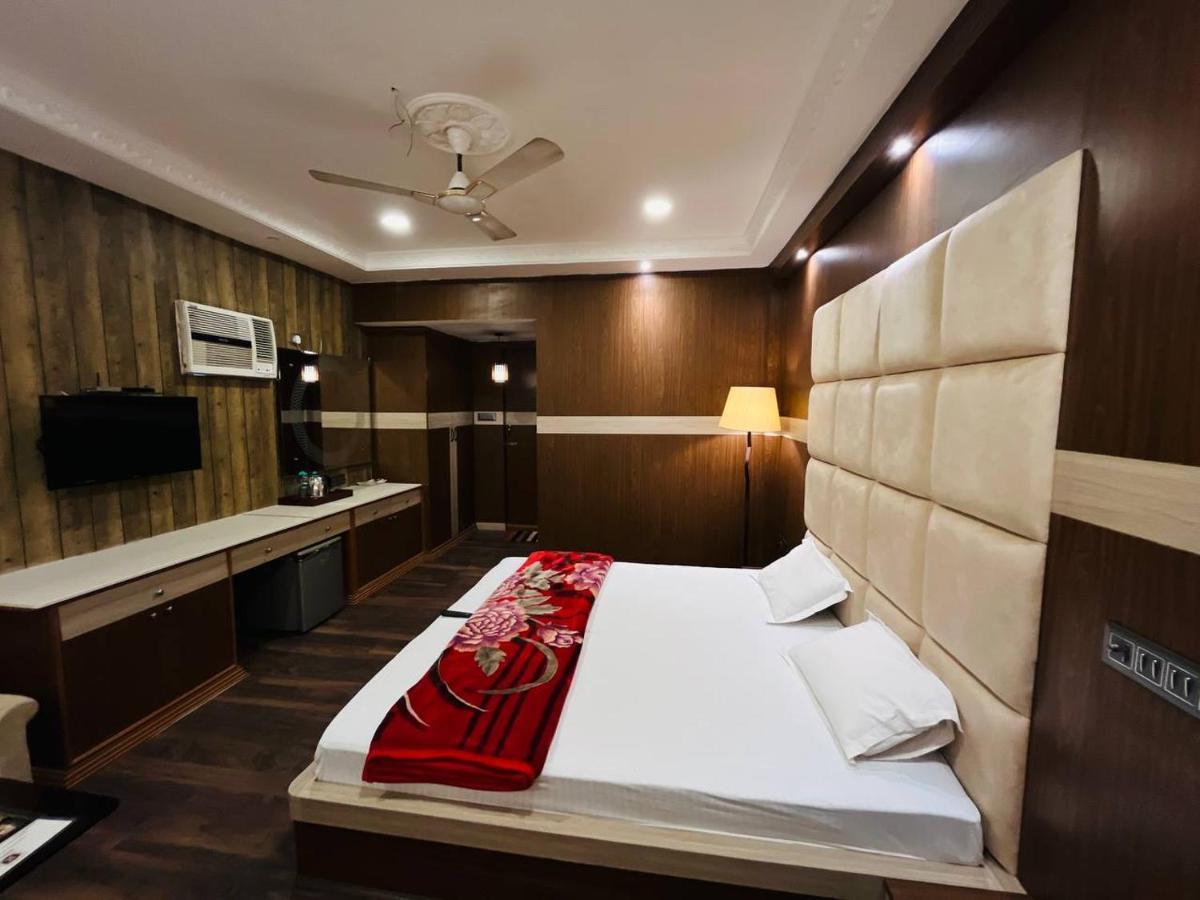 Hotel Majestic Kolkata Exterior photo