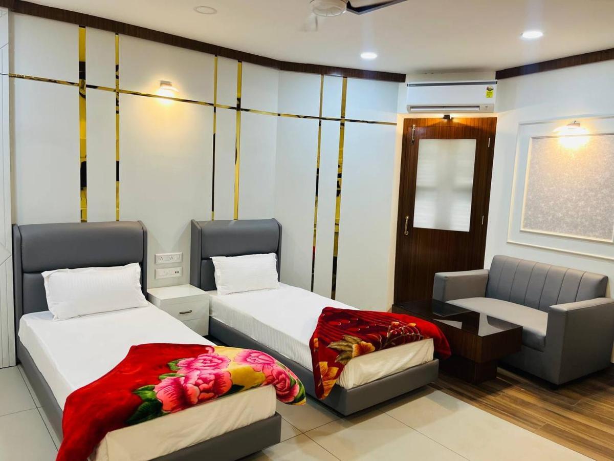 Hotel Majestic Kolkata Exterior photo