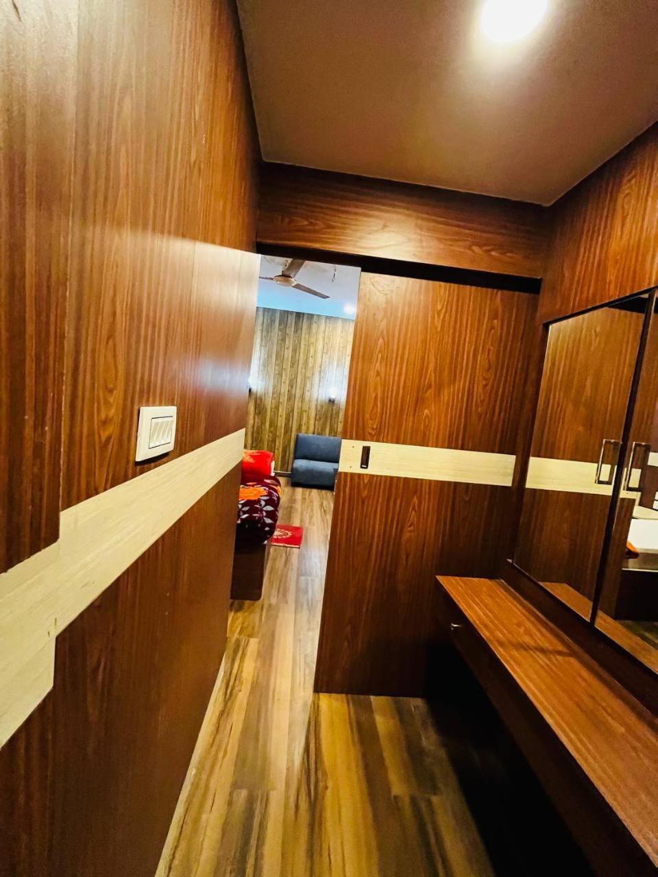 Hotel Majestic Kolkata Exterior photo