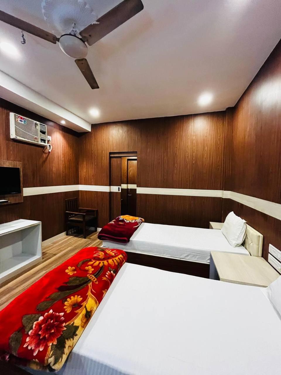 Hotel Majestic Kolkata Exterior photo