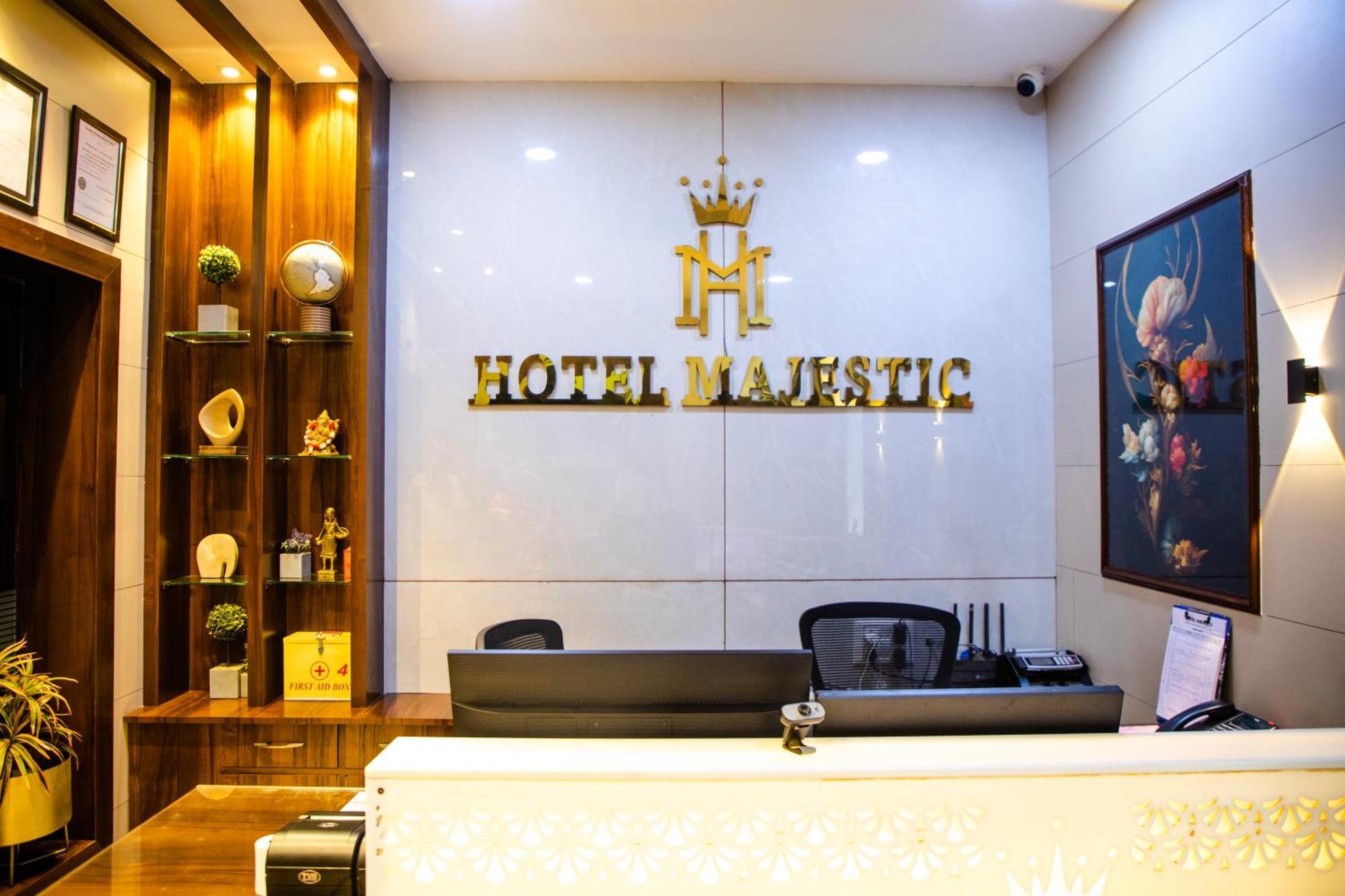 Hotel Majestic Kolkata Exterior photo